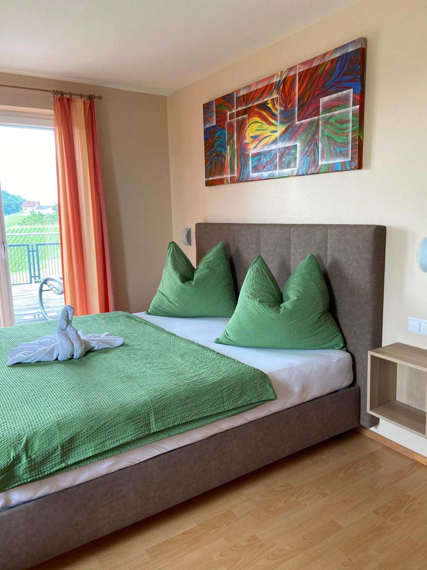 Zweytick Gaestezimmer Weingut Рач-ан-дер-Вайнштрассе Экстерьер фото