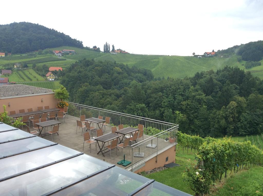 Zweytick Gaestezimmer Weingut Рач-ан-дер-Вайнштрассе Экстерьер фото
