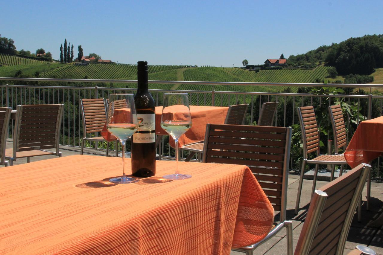 Zweytick Gaestezimmer Weingut Рач-ан-дер-Вайнштрассе Экстерьер фото
