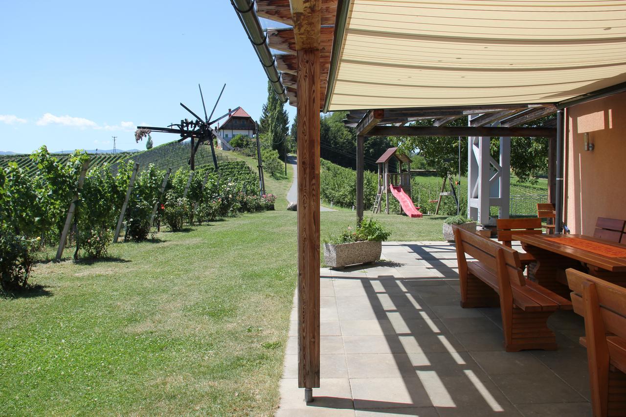 Zweytick Gaestezimmer Weingut Рач-ан-дер-Вайнштрассе Экстерьер фото
